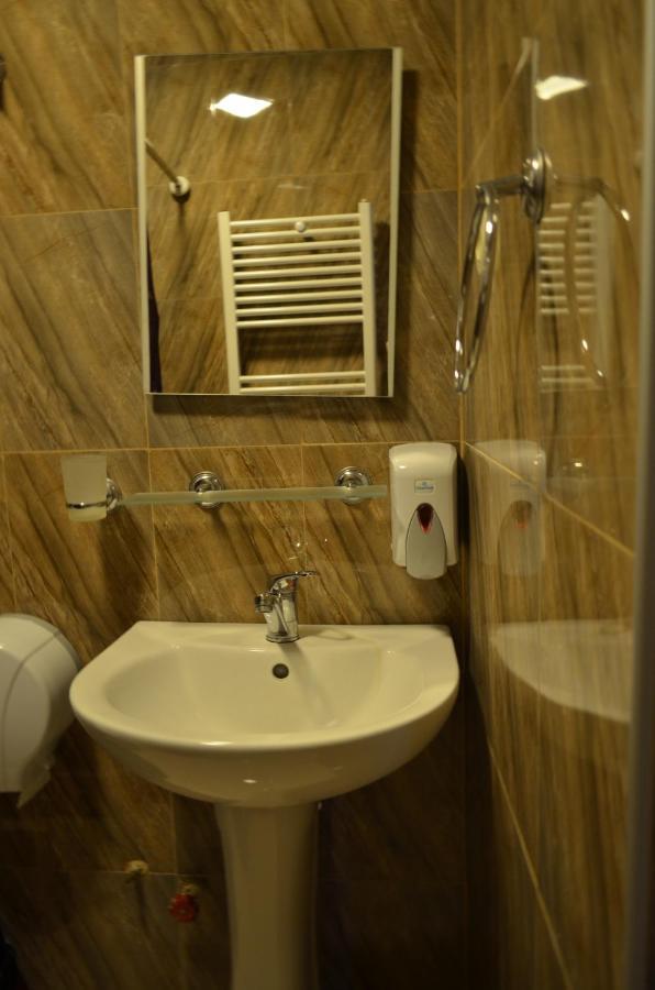 Garden House Местия Екстериор снимка