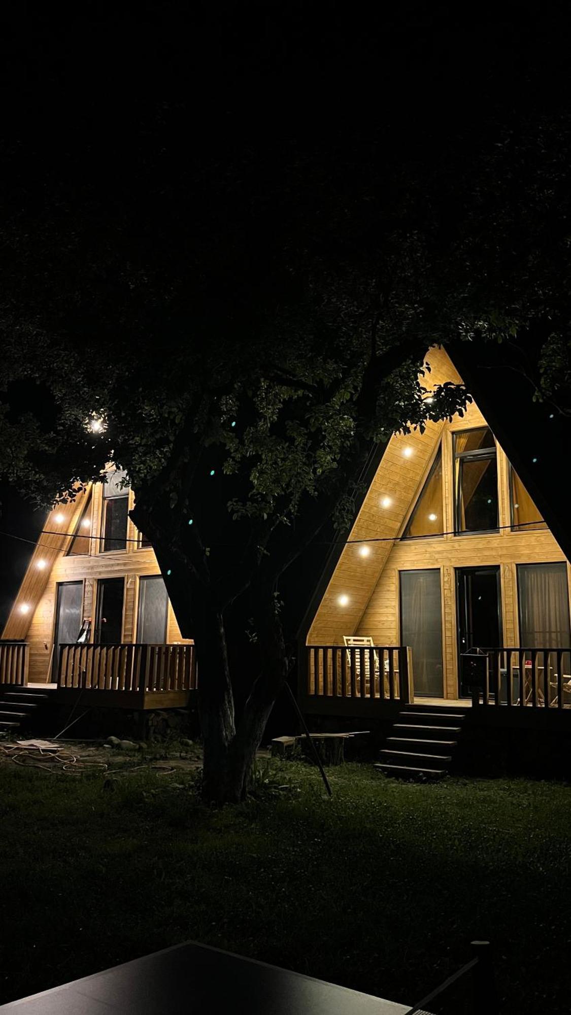 Garden House Местия Екстериор снимка