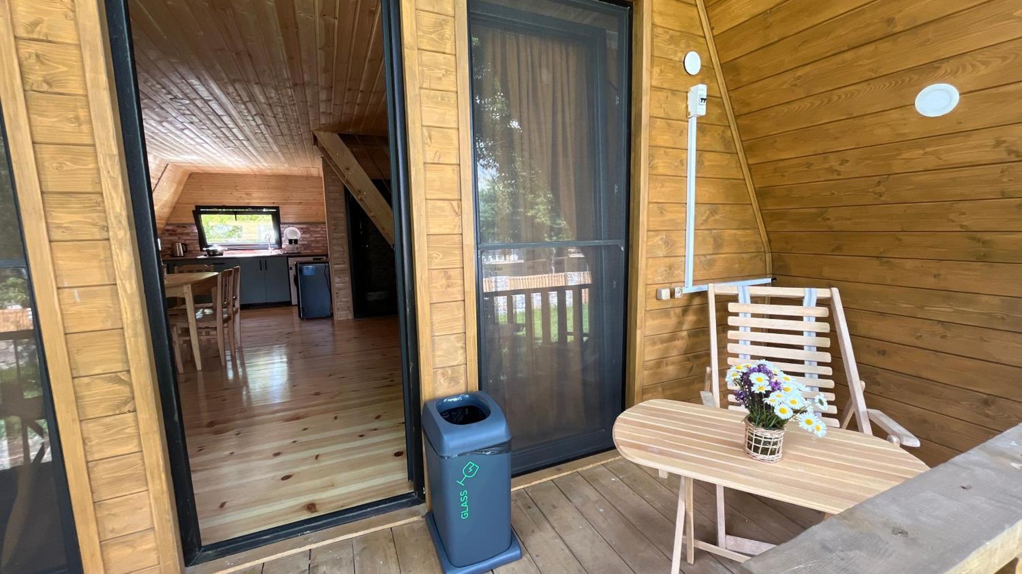 Garden House Местия Екстериор снимка