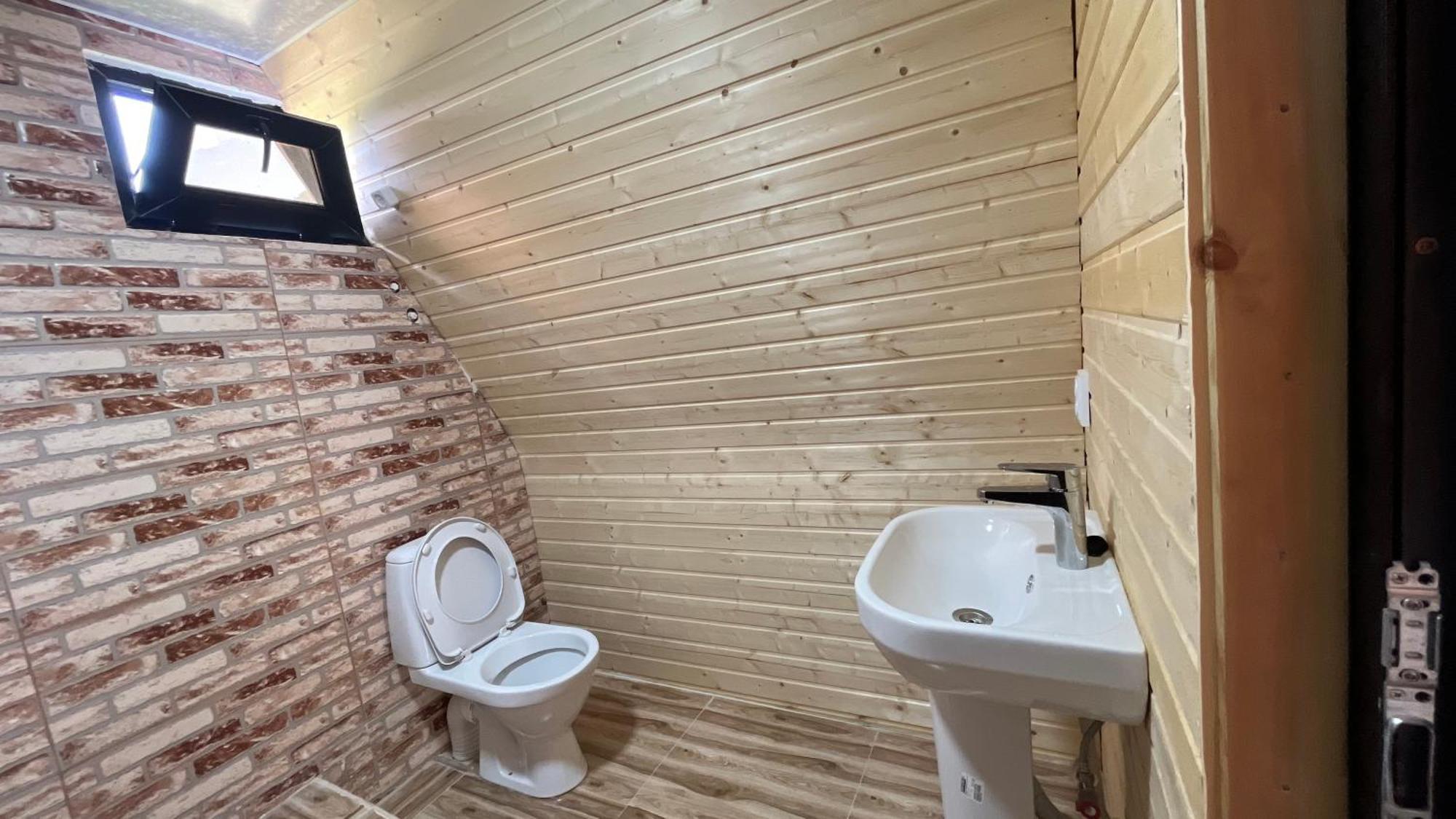 Garden House Местия Екстериор снимка