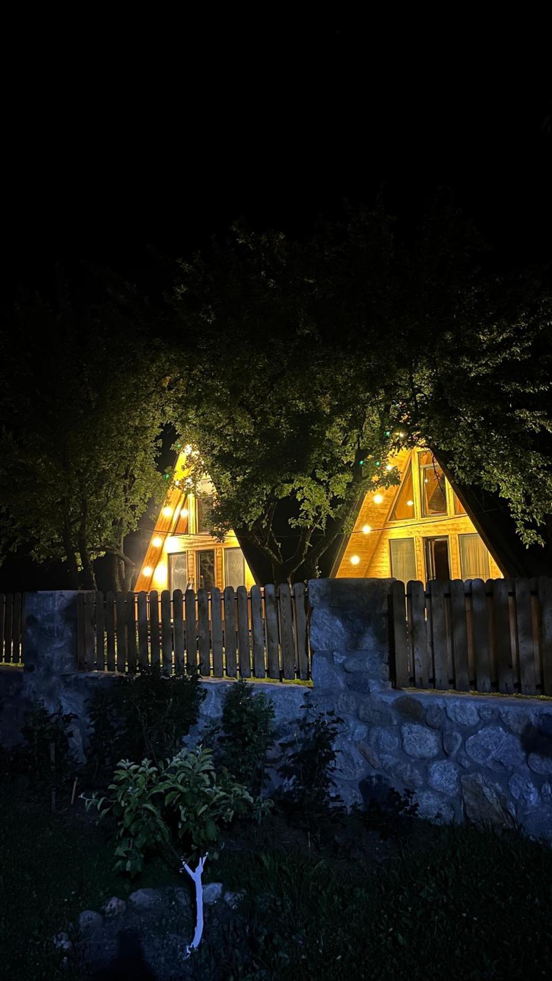 Garden House Местия Екстериор снимка